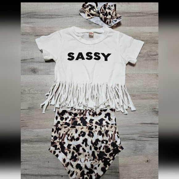 Toddler Girls Sassy Fringe Set White and Brown Leopard Print Short Sleeve Shorts - Picture 1 of 2